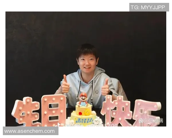 足球明星温情陪伴孕妻共享幸福时光展现家庭温暖与爱的力量 足球明星温情陪伴孕妻共享幸福时光展现家庭温暖与爱的力量