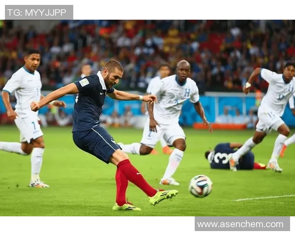 足球明星风采展现各个球员的精彩瞬间与独特魅力图片合集