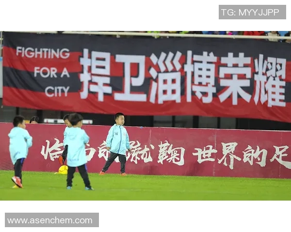 中国足球新闻聚焦新赛季球队动态与球员转会市场最新消息分析